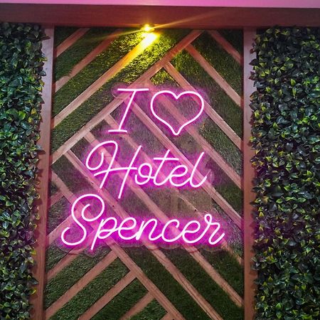 Hotel Spencer-나비뭄바이 외부 사진