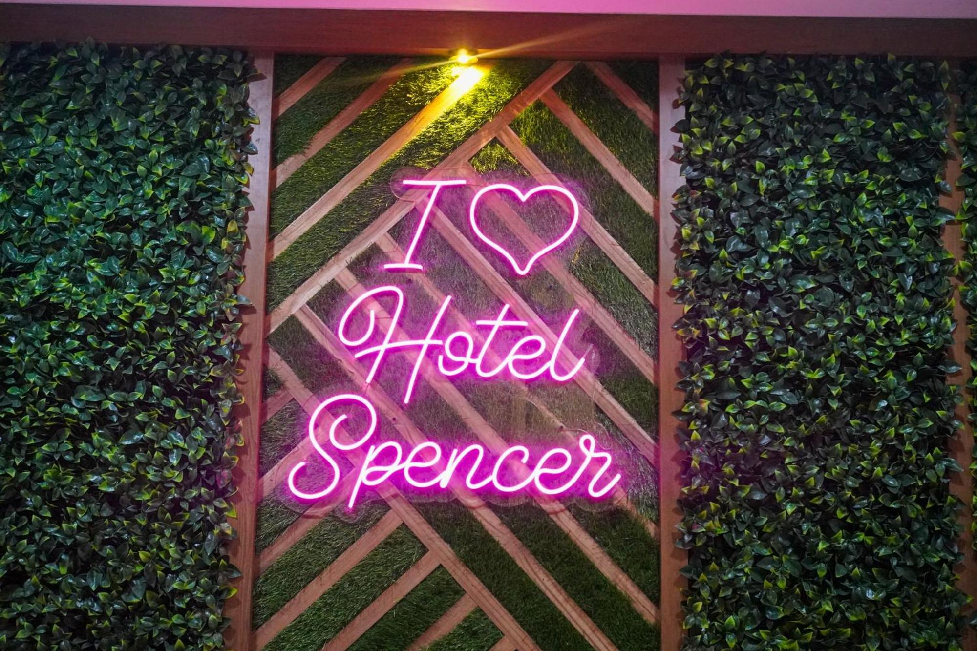Hotel Spencer-나비뭄바이 외부 사진